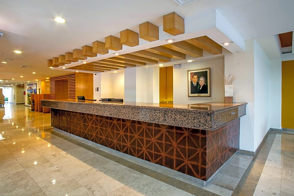 Hotel Plaza Calzada