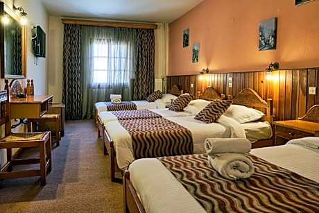 Quadruple Room with Bathroom