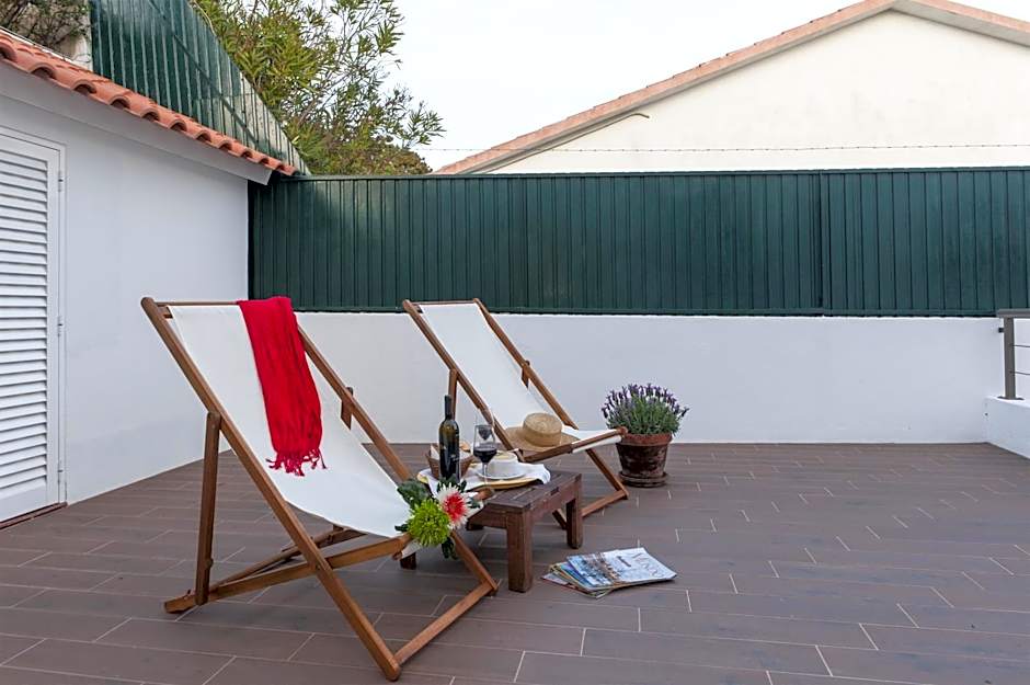 Beachouse - Surf, Bed & Breakfast