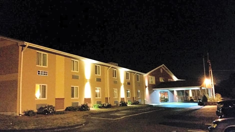 Americas Best Value Inn Foxboro