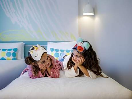 Standard Room with 2 Single Beds