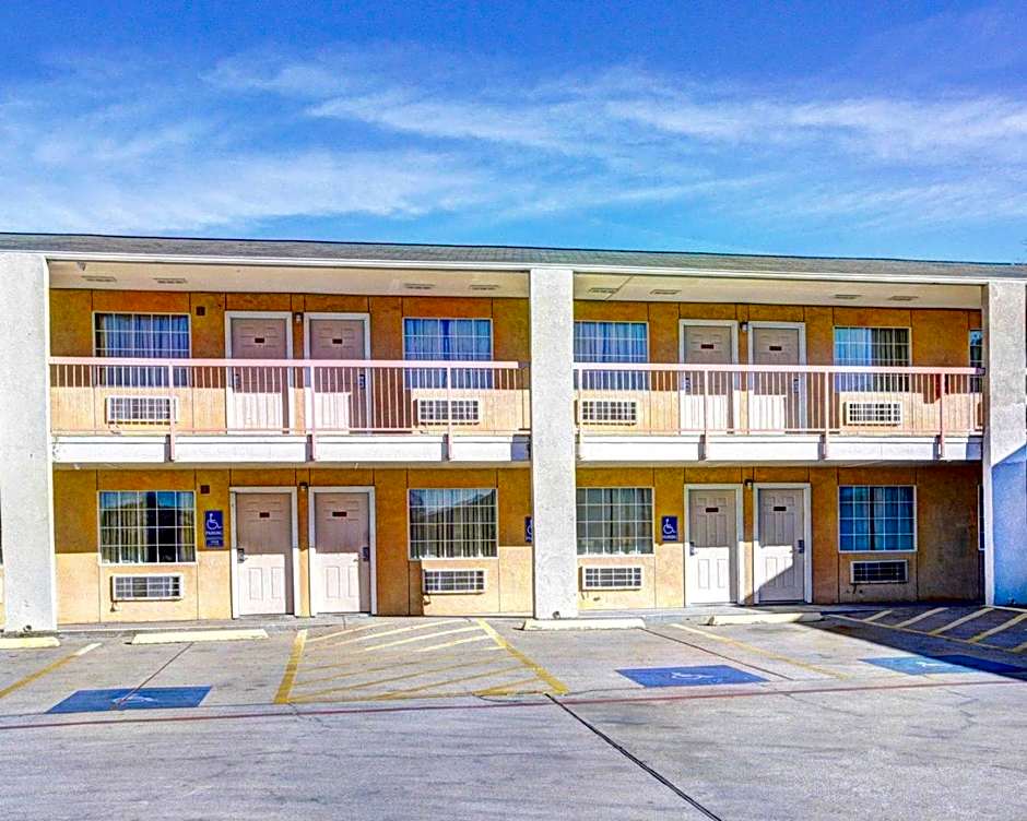 Photo 1 of 14 of Nites Inn