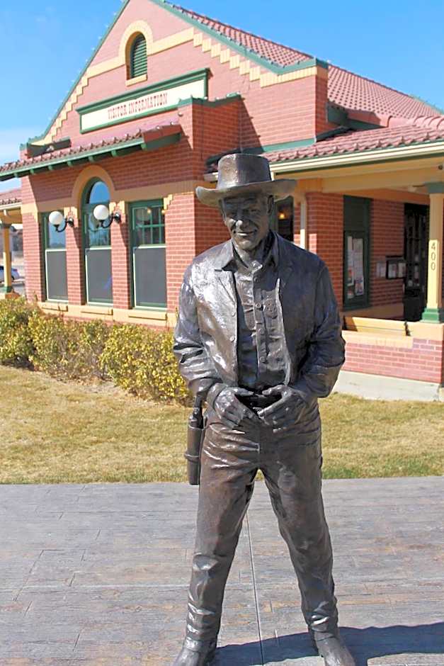 Wyatt Earp Hotel