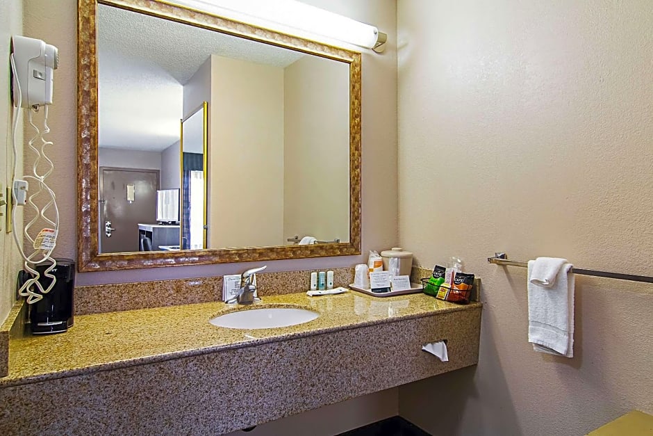 Quality Inn Savannah I-95