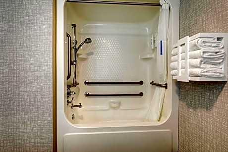 1 King Mobility/Hearing Access W/Tub Nonsmok