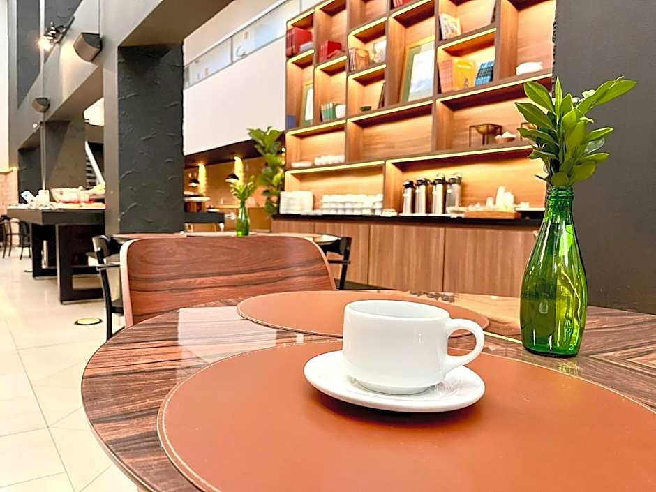 Oasis Tower Hotel
