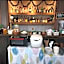 Iza Kamakura Guest House And Bar