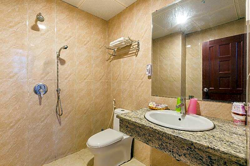 OYO 373 Habana Hotel