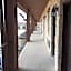 Pearsall Inn and Suites