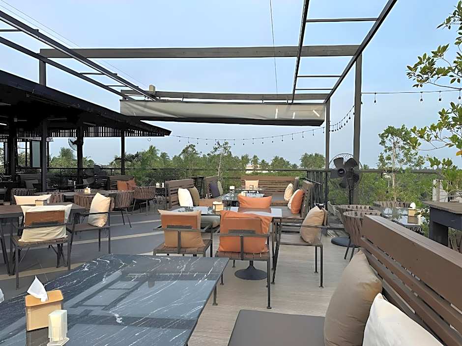 Amphawa Na Non Hotel & Spa