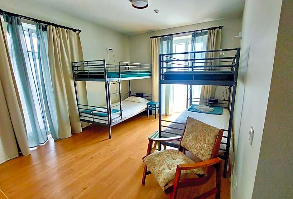 THE HOLY COW - Hostel & Suites