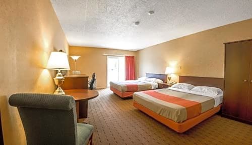 Motel 6-Trenton, ON