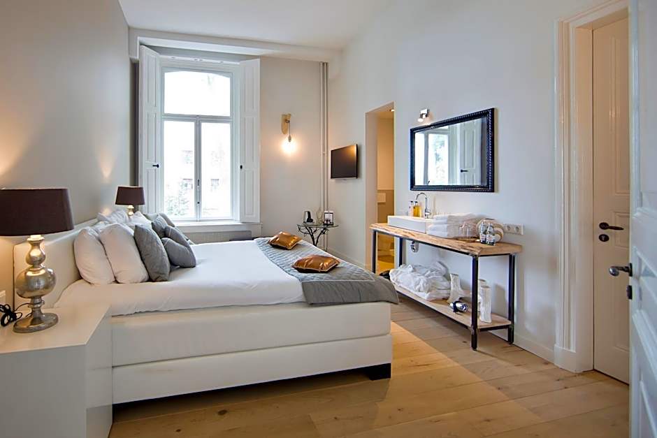 Foto 1 von 14 von Deluxe