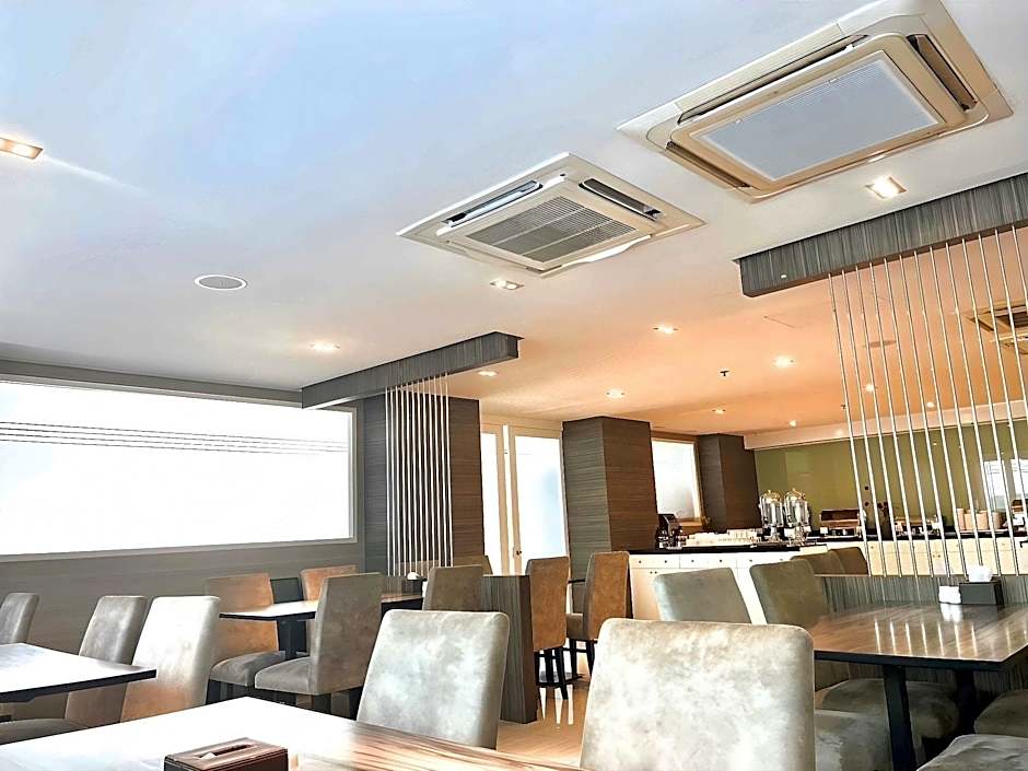 Crystal Suites Suvarnabhumi Airport