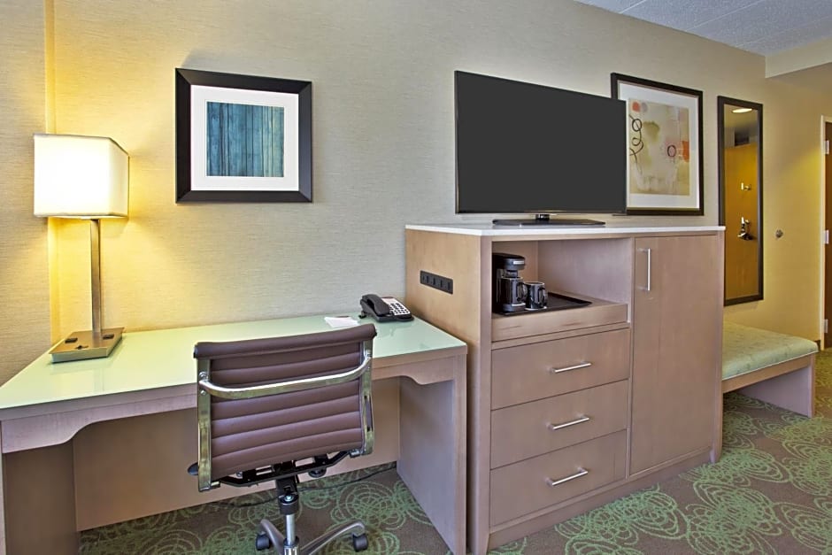Crowne Plaza Lansing West, an IHG Hotel