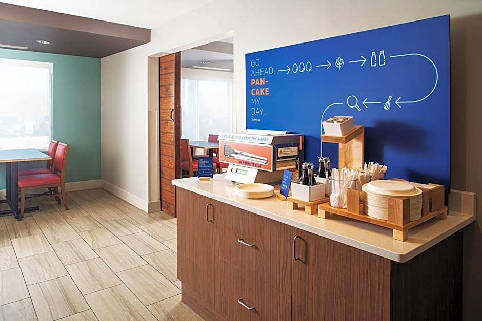 Holiday Inn Express Hotel & Suites Bellevue-Omaha Area By IHG