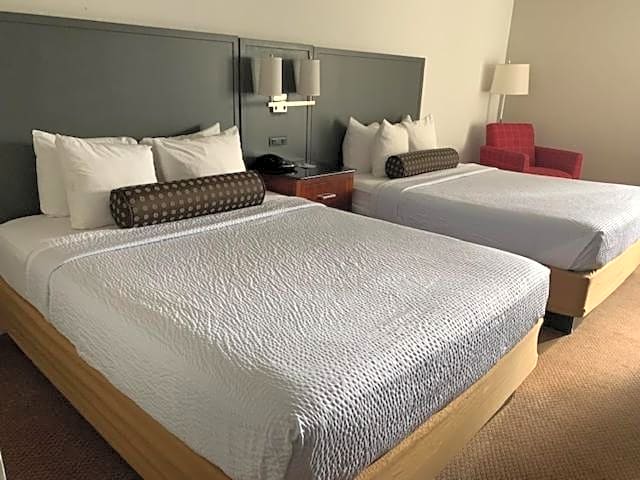 Days Inn by Wyndham Lake Bluff/Great Lakes Naval Base
