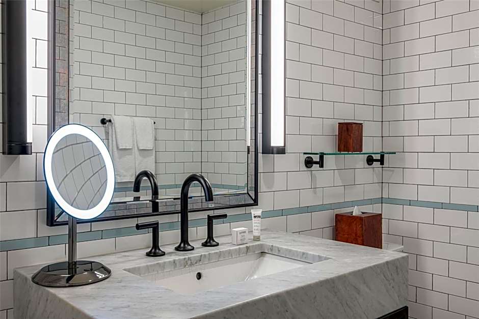 Hotel Theodore Seattle Downtown, Tapestry by Hilton