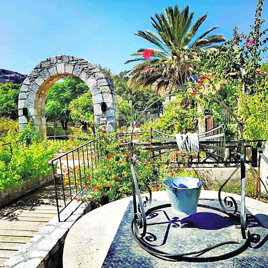 Vlycha Beach Apartments