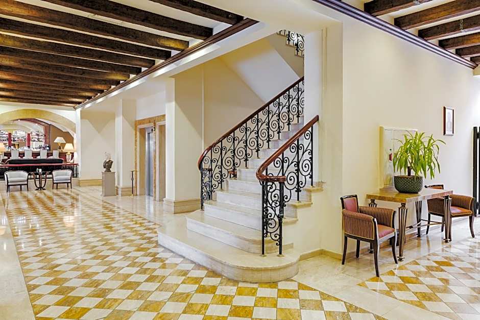 The Arkin Colony Hotel