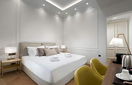 Elegant Room with Balcony (Residence)