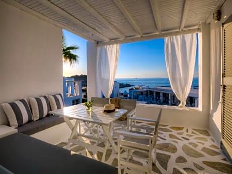 Grand Two Room Suite Sea View [First Floor]