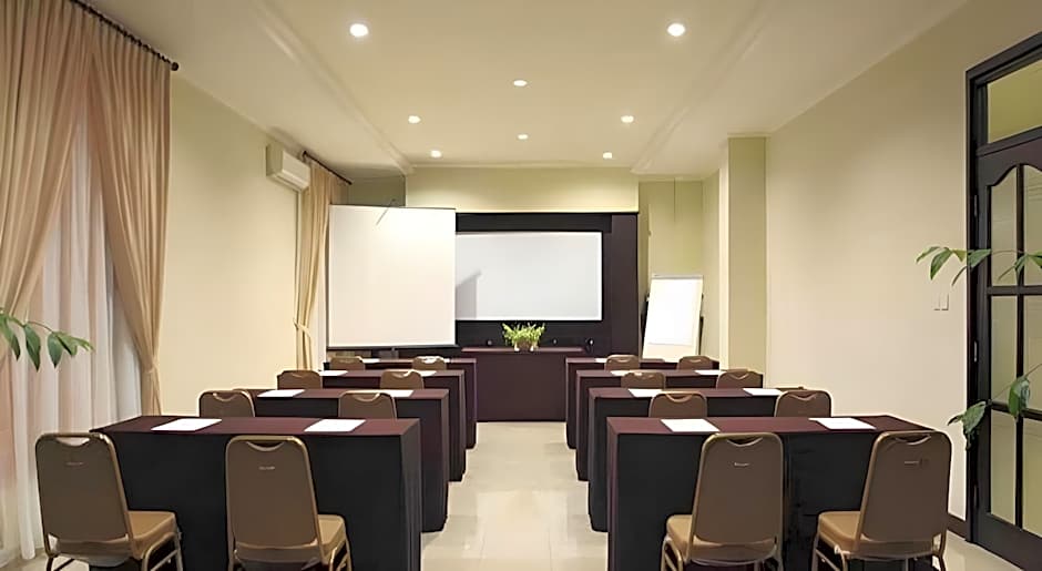 Grand Zuri Duri Hotel