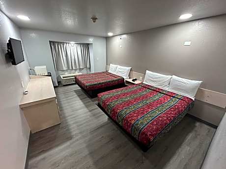 Queen Room with Two Queen Beds - Non-Smoking