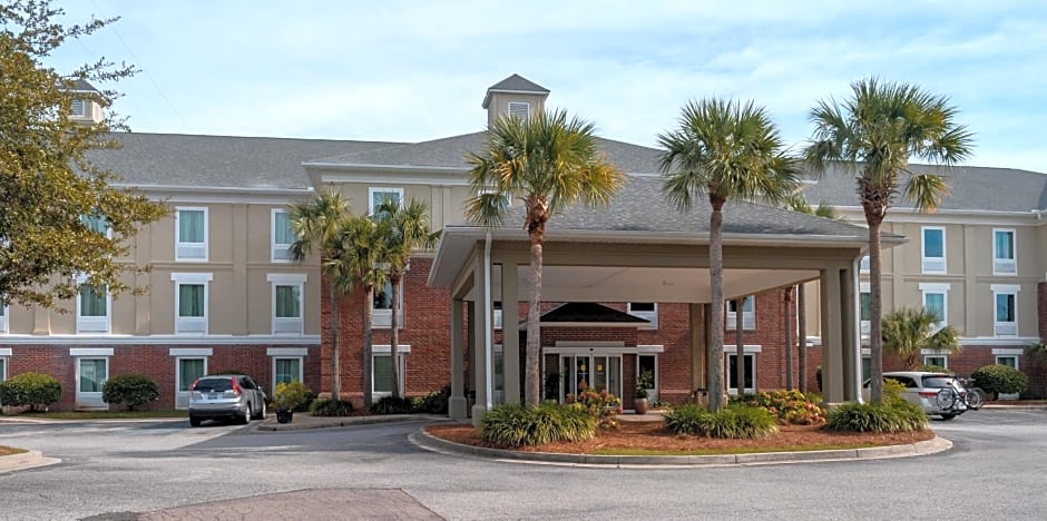 Comfort Inn & Suites Patriots Point