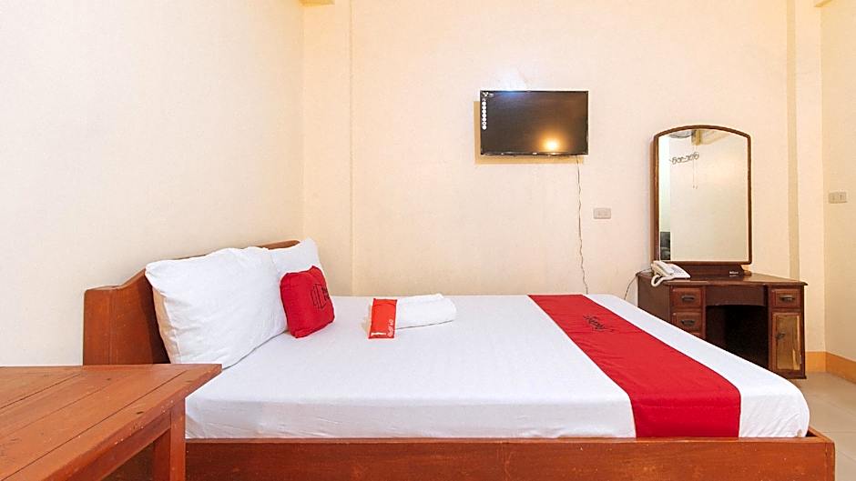 RedDoorz @ Golden Park Inn La Union