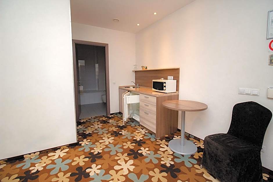 Algiro Hotel