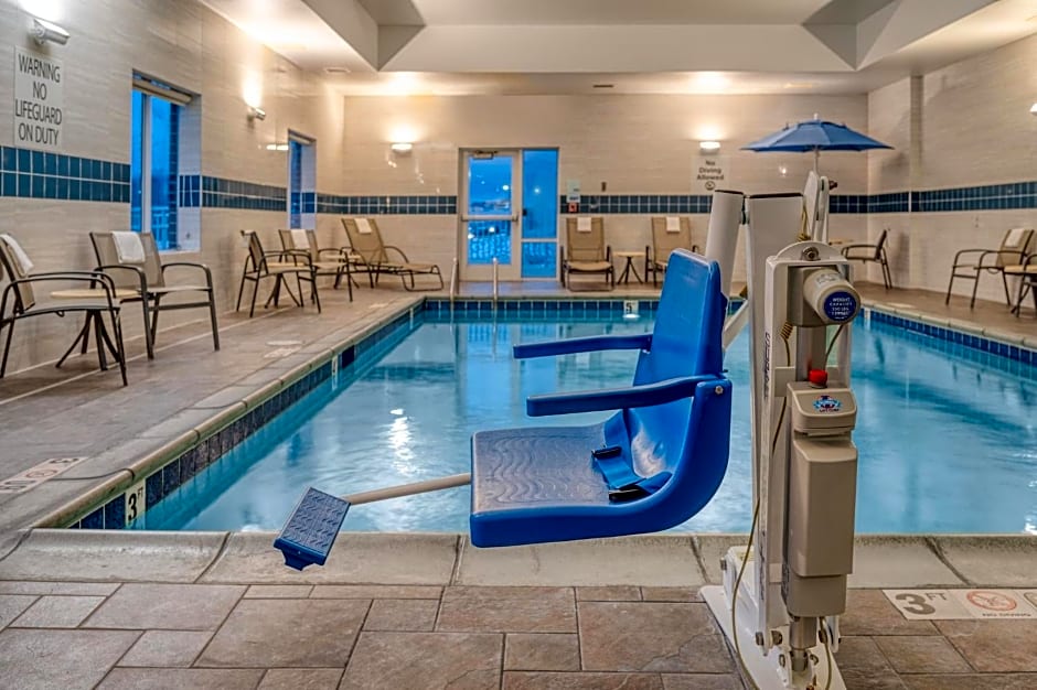 Holiday Inn Express and Suites Edwardsville By IHG