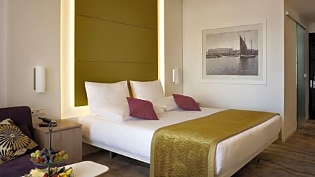 Superior Double or Twin Room with Marina View