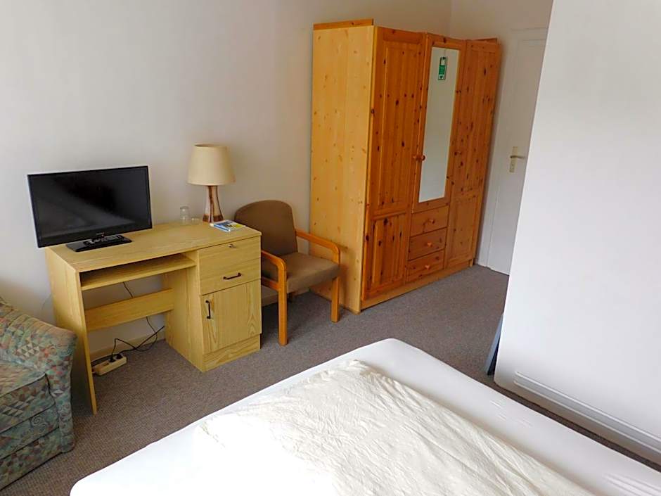 Hotel Pension am Kurmittelhaus