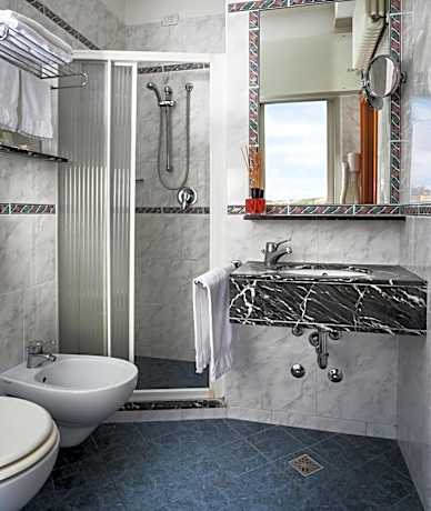 Classic Double Room (1 Adult)