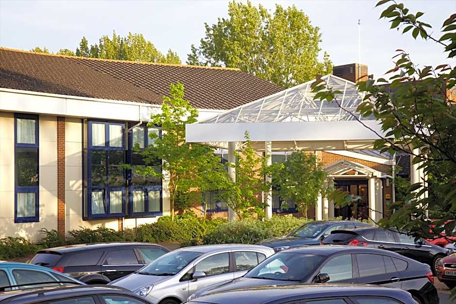 Cambridge Bar Hill Hotel, BW Signature Collection