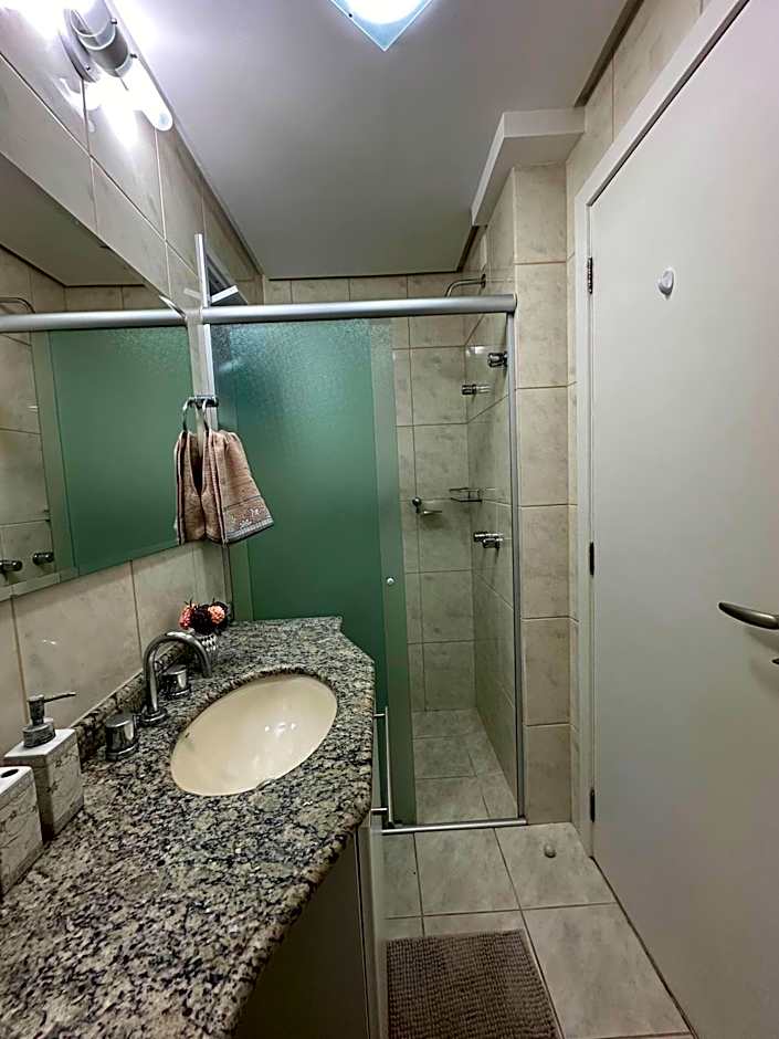 Relaxing Ingleses Beach Apartment