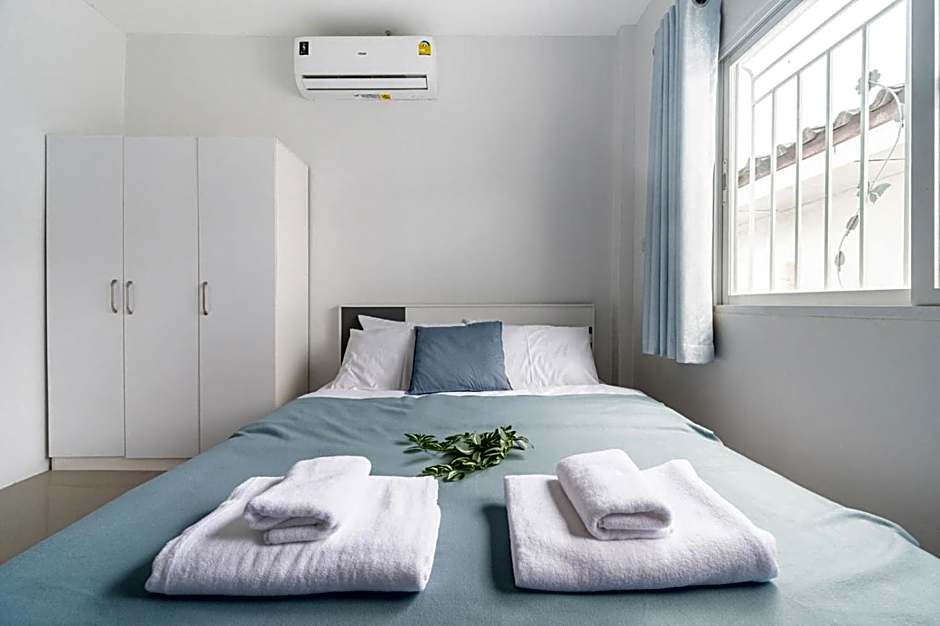 MIQ HK111-4BR Home Ratchada-Huaykwang 14PAX