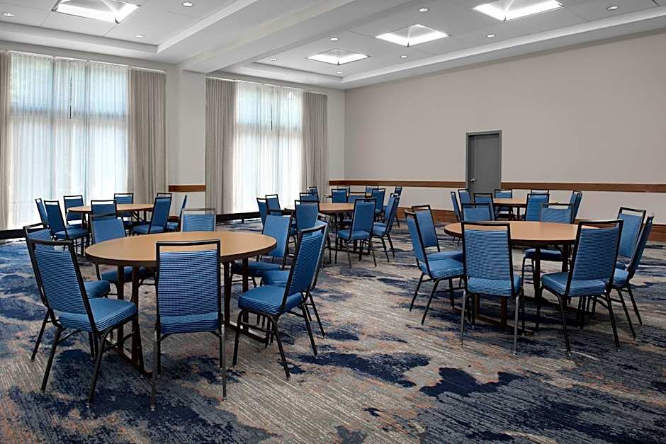 Courtyard by Marriott Richmond Downtown