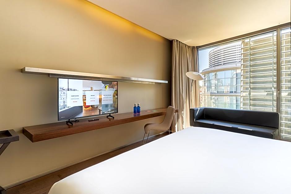 B Hotel