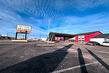 River Valley Inn and Suites By Belvilla