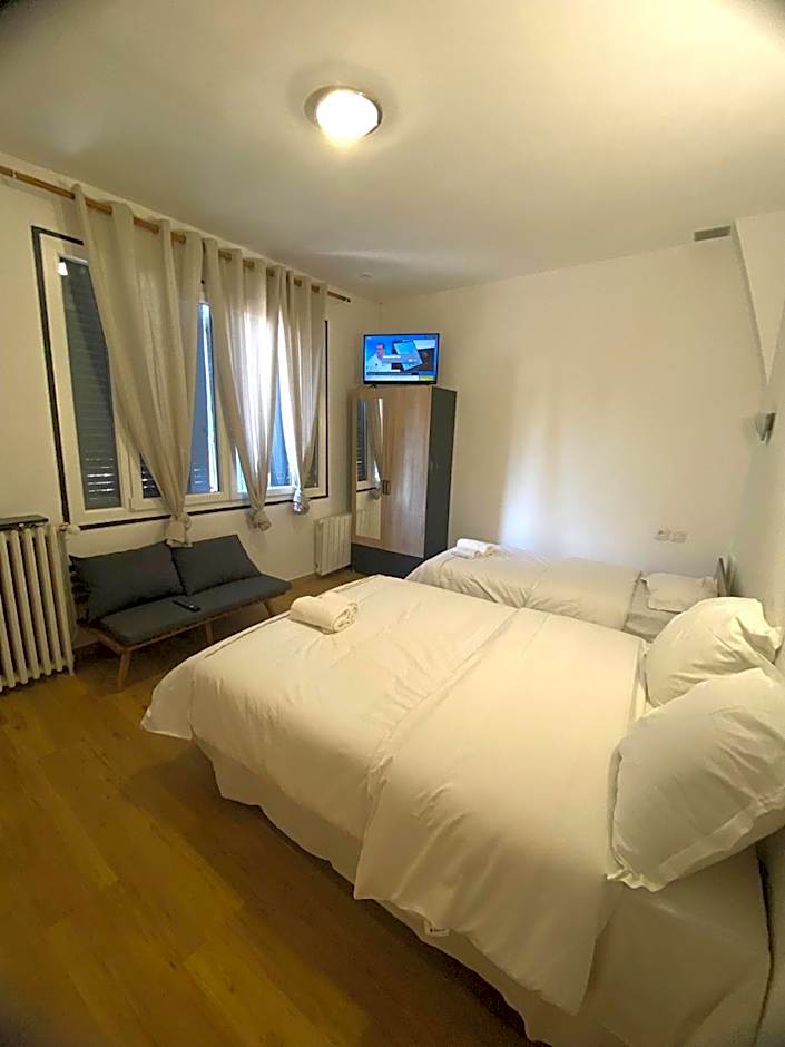 Hôtel & Restaurant ISVARA