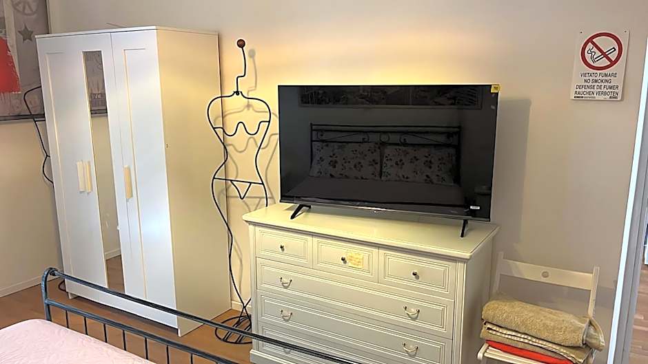 Room Saronno + B&B