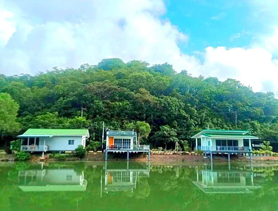 บังกะโลบ้านสวนเอก Bungalow Baan Suan Aek