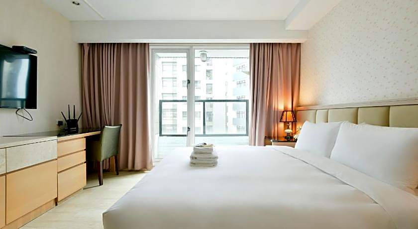 Champs Elysees Hotel