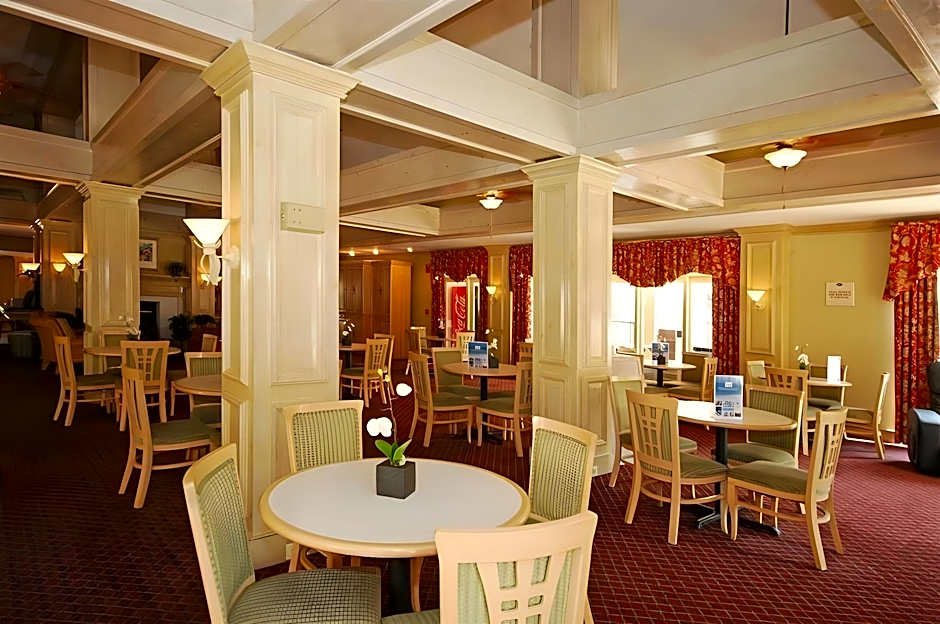 Grand Hotel Kissimmee at Celebration - Shuttle to Theme Parks