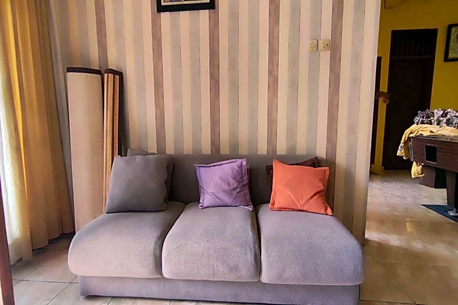 OYO 93390 Griya Pius Syariah Malioboro