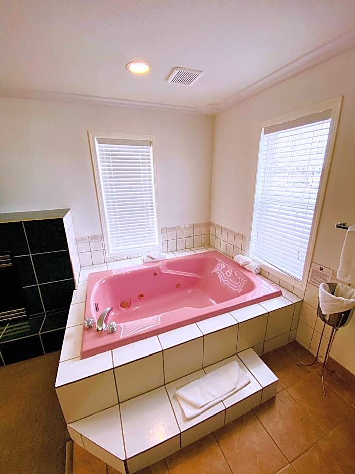 Super 8 by Wyndham 100 Mile House