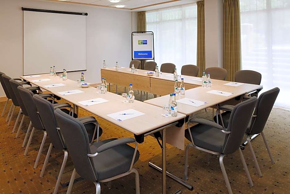 Holiday Inn Express Birmingham Redditch By IHG