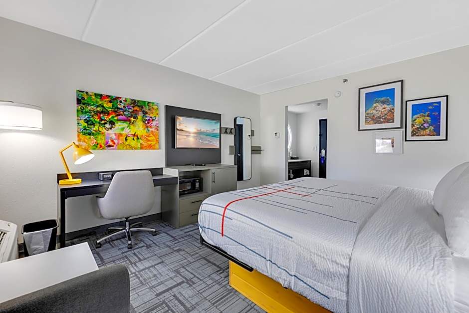 La Quinta Inn & Suites by Wyndham Jacksonville Mandarin